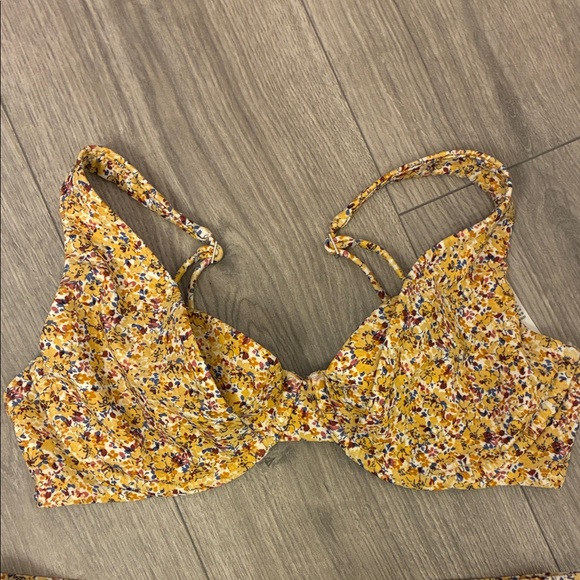 Abercrombie & Fitch floral yellow Underwire high leg Bikini Set - Picture 2 of 8